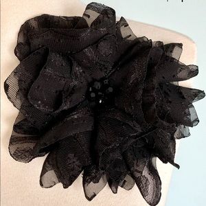 Black Flower magnetic pin brooch
